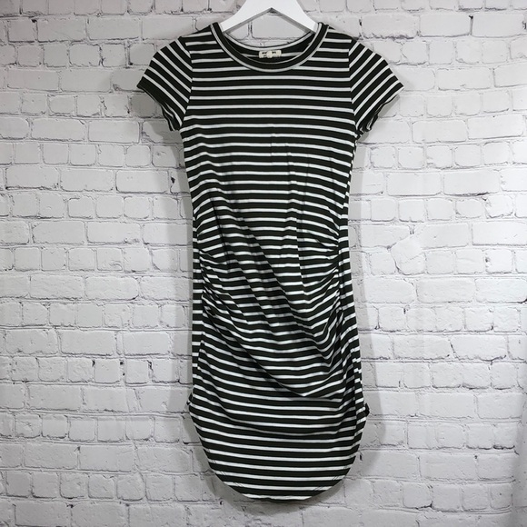 Heart & hips t-shirt dress - Picture 1 of 9